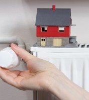 С 1 января 2017 года плата за  отопление для жителей многоквартирных домов, в которых  не установлены  общедомовые приборы учета, увеличится на 50 процентов.